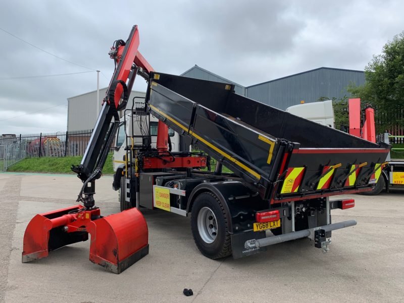 Tipper Grabs to Rent 18 Tonne Grab Wagons 4x2 Tip Grab Hire