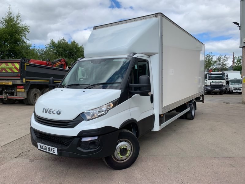 7.5 Tonne Box Tail Lift Truck for Hire 20 FT Box Van Rental