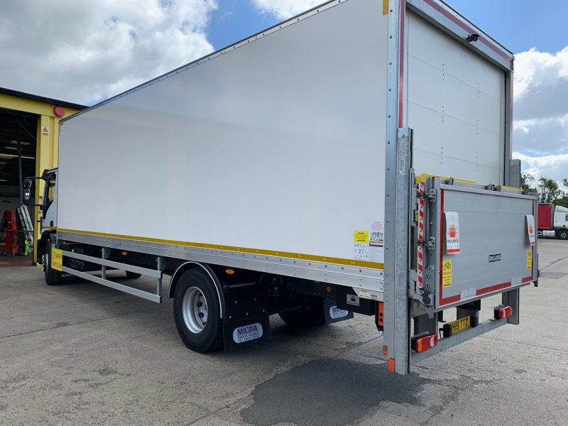 18 Tonne Box Tail Lifts for Hire 4x2 Delivery Vans to Rent