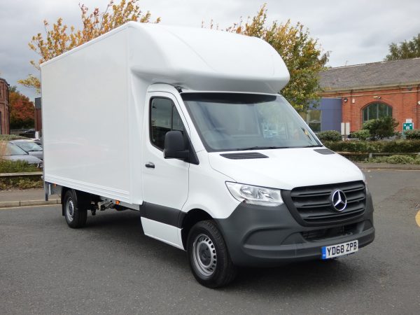 Vans and Cars for Hire | Under 7.5 Tonnes